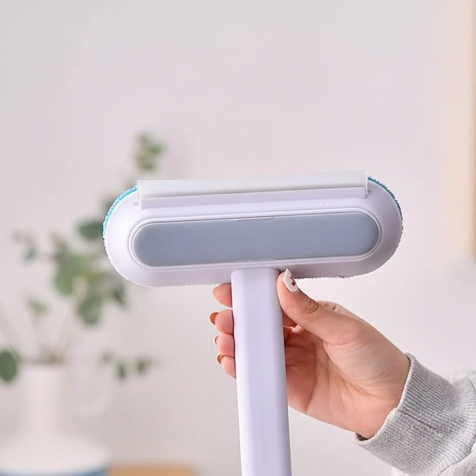 זרוע ניקוי שיער לכלבים בבית